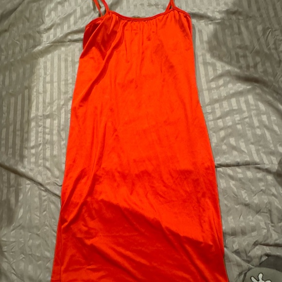 Soft red dress - Picture 1 of 3